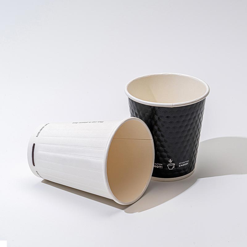 Cupa de hârtie în relief